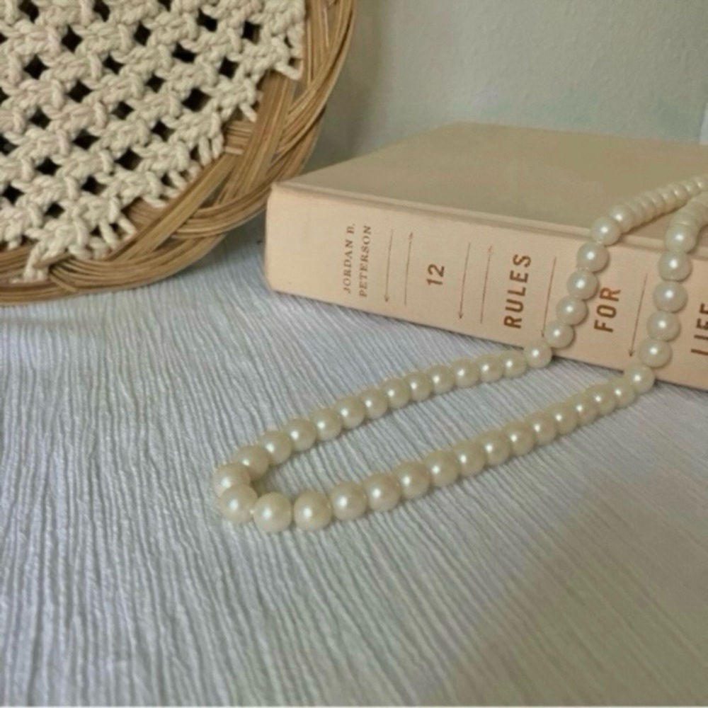 Powder Pink Pearl Necklace Vintage “Dinah” Peachy Elegant Classic Minimal Pearlc - Picture 2 of 7